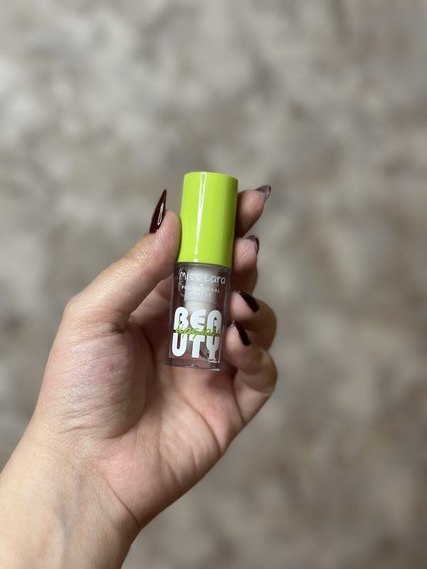 برق لب miss lara